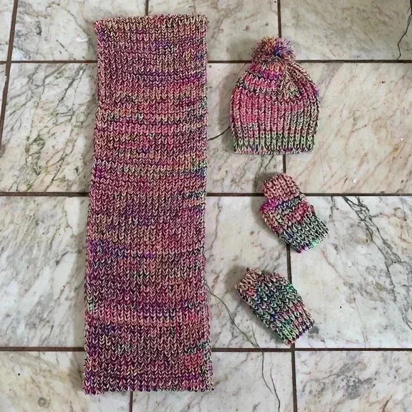 new york & company beanie with scarf and gloves - Picture 1 of 7